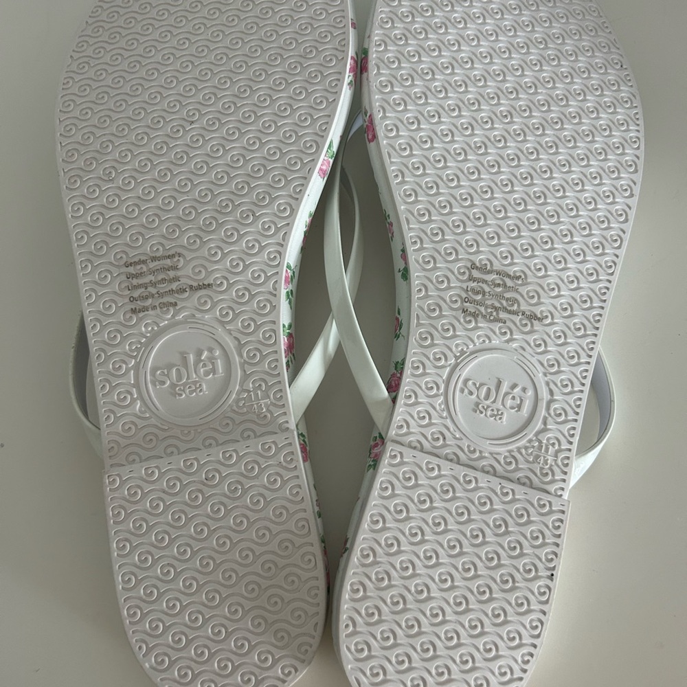 Solei Sea Indie white/pink floral sandal flip flop size 11 New - Picture 8 of 8